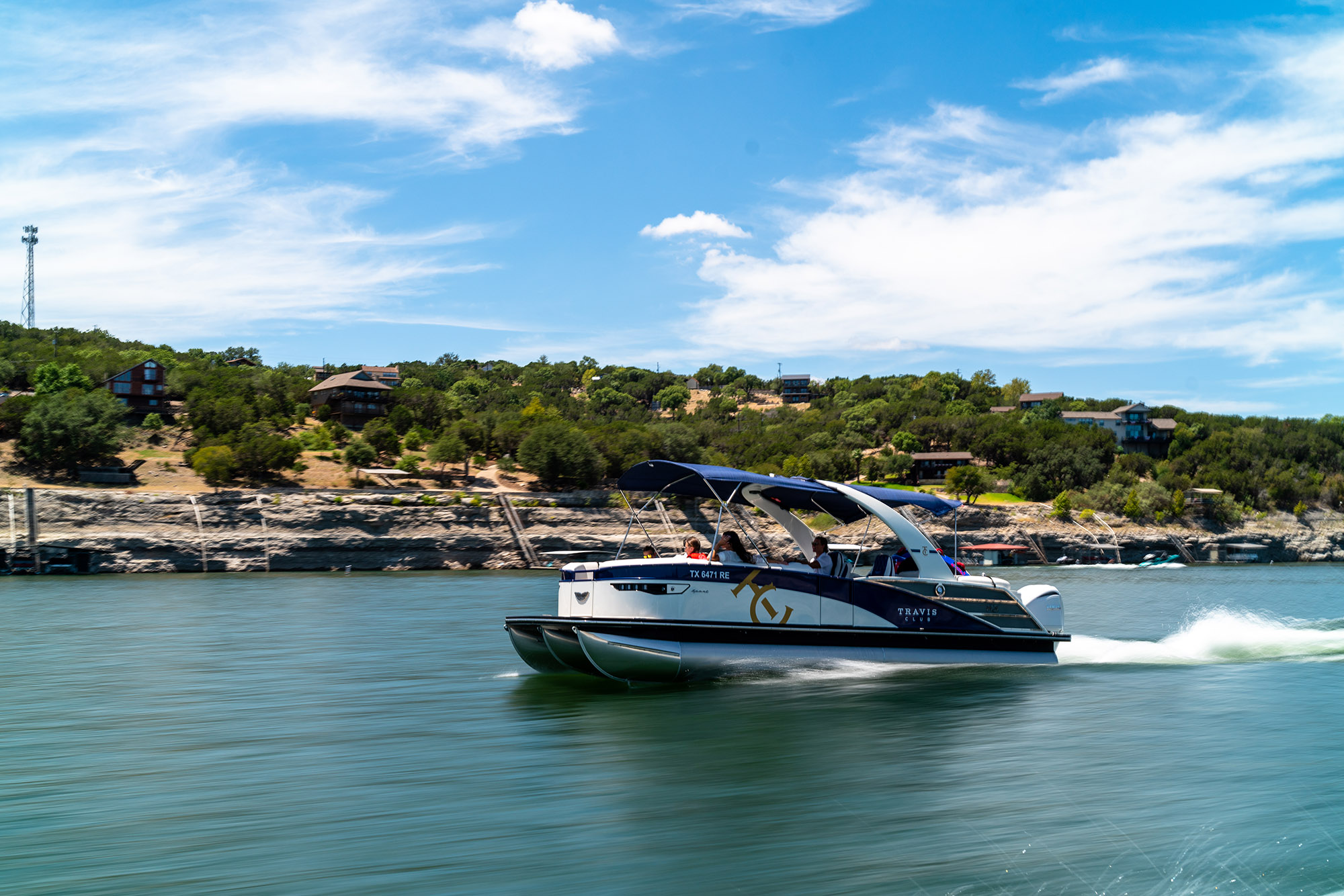 Pontoon boat